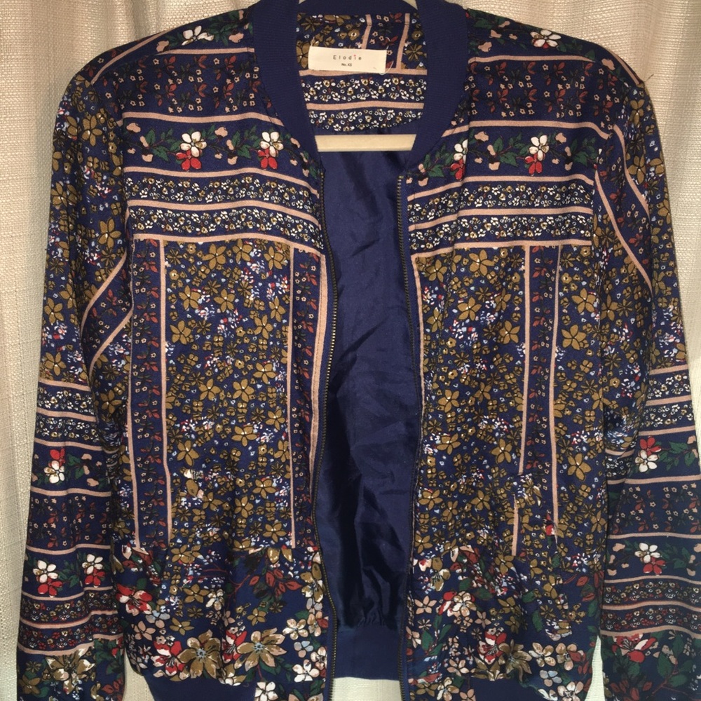 Bomber jacket with flowers 🌸